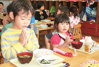 給食